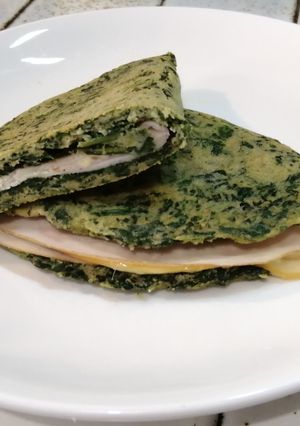 Foto di Omelette alle erbette di campo con ripieno goloso
