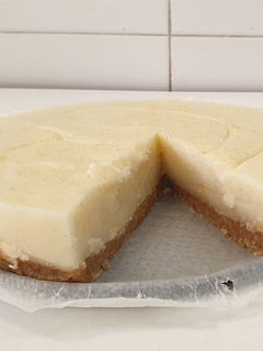Una foto de Tarta de limón vegana SIN HORNO