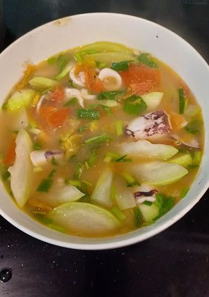 Hình của món Canh bầu nấu mực.