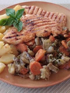 Grillezett csirkemell serpenyős zöldségekkel #gluténmentes recept fotója