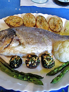Una foto de Dorada en su jugo al horno