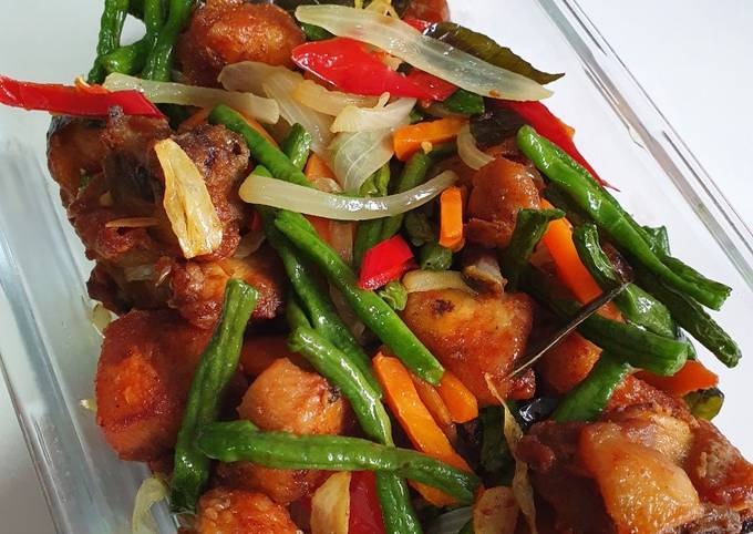 Resipi Ayam goreng kunyit ❤ oleh Irma Oktavia - Cookpad