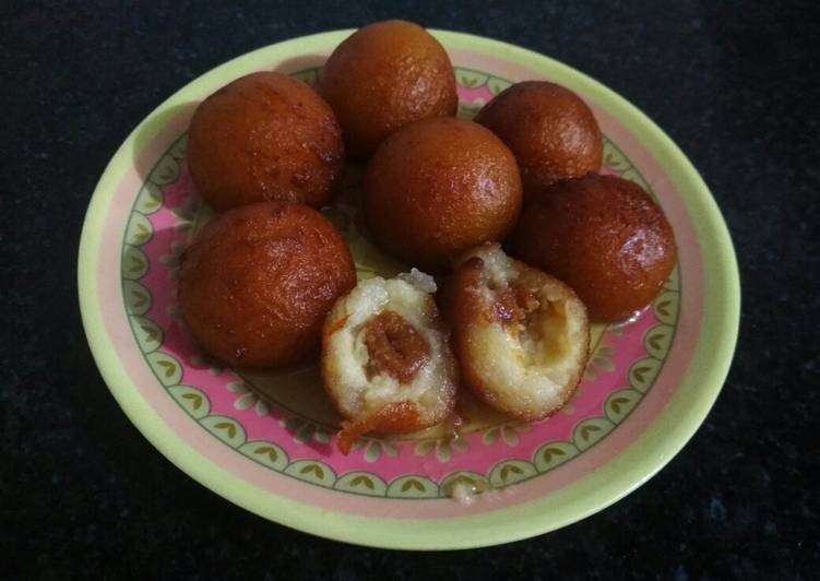 Gulab jamun with dates &amp; coconut balls