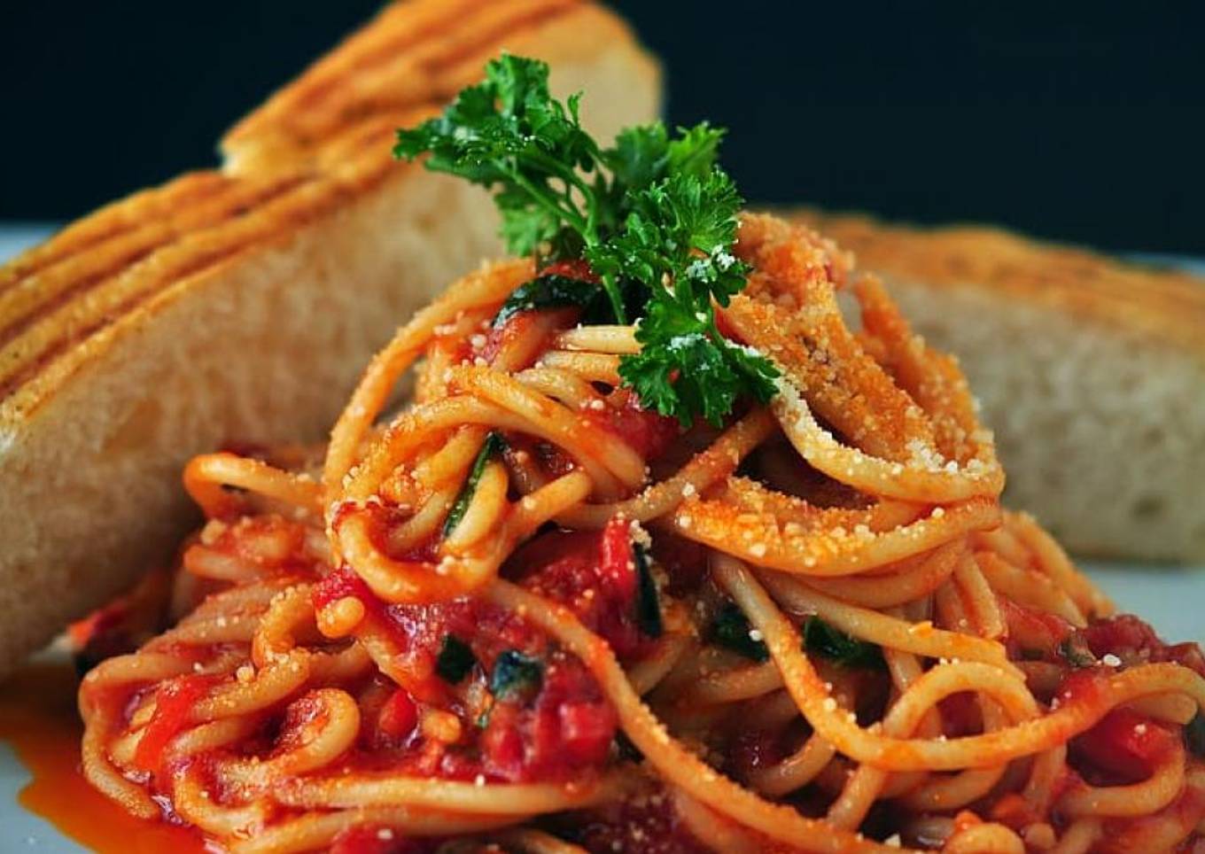 Espaguetis a la Napolitana