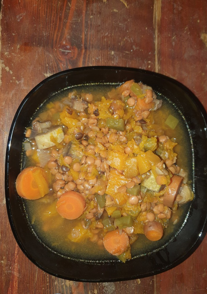 Una foto de Potaje de lentejas en olla de cocción lenta