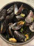 Steamed Mussels with Lemongrass