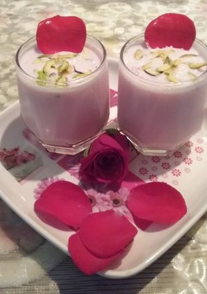 A picture of Rose Milk shake.