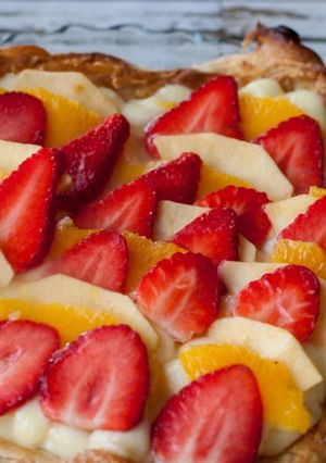 Foto principal de Tarta de hojaldre y crema con frutas
