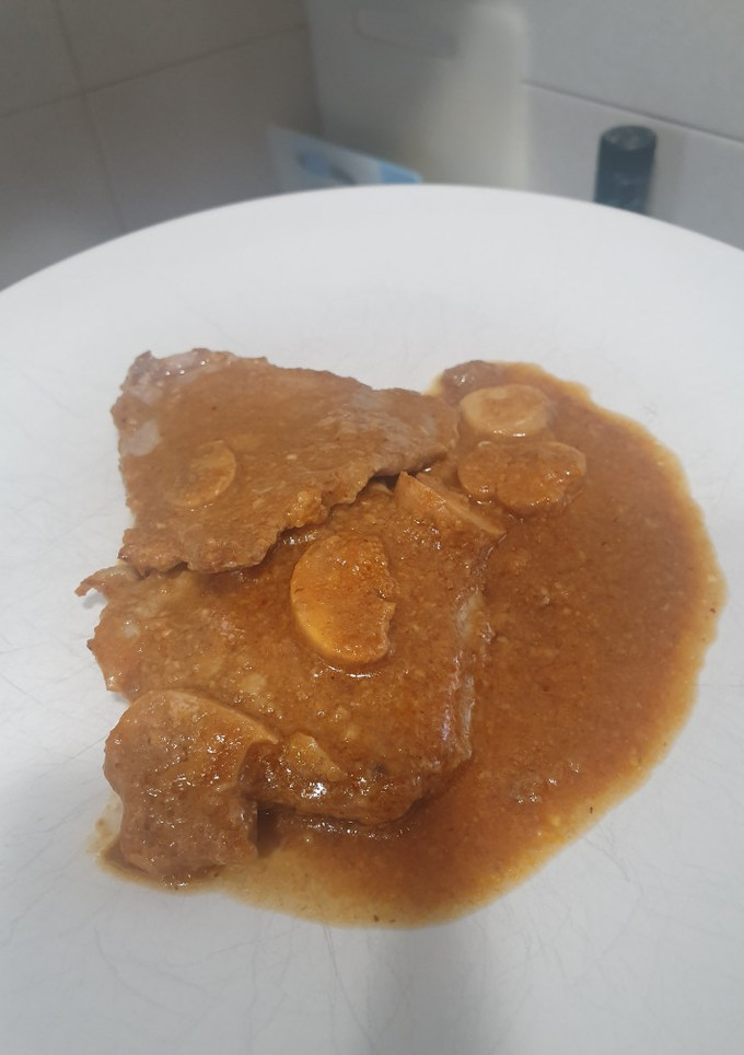 Una foto de Redondo de ternera con salsa de champiñones
