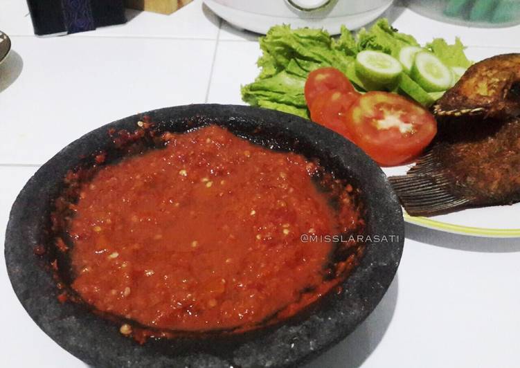 Rahasia Memasak Sambel Tomat yang Enak