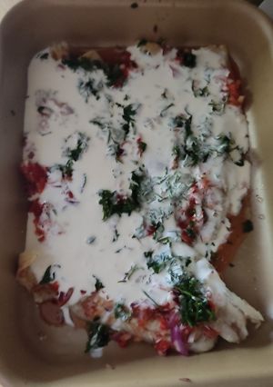 Una foto de Pescado con verduras