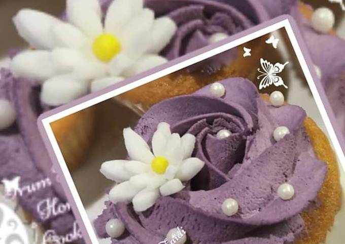 Recipe of Quick 🎂🍚Whipped Cream Frosting🎂🍚🍰