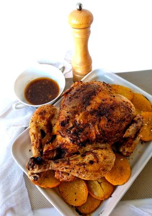 Una foto de Pollo asado en freidora de aire {con condimento "Montreal Steak"}