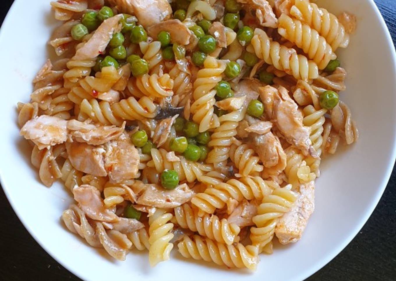 Sweet chili salmon with pasta and peas