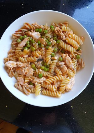 A picture of Sweet Chilli Salmon with Pasta and Peas.