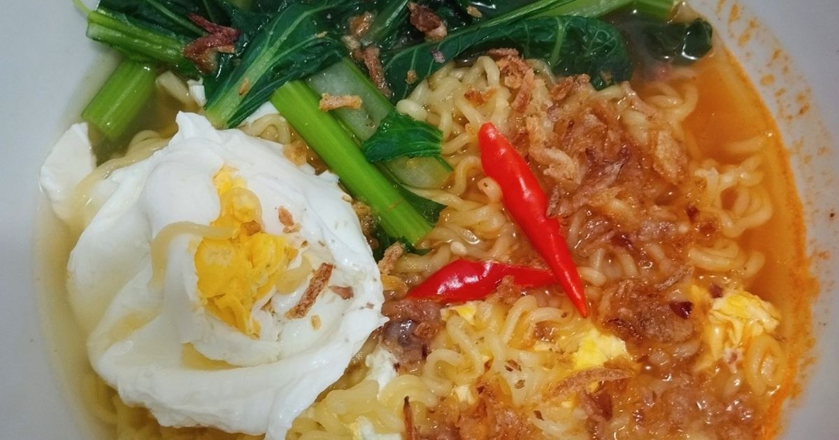 Mie Rebus Sawi Telur Pedes