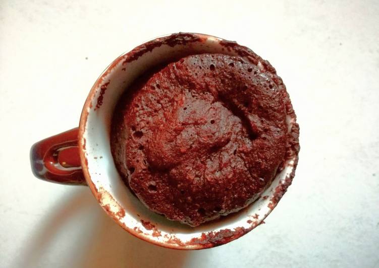 Mug cake integral de plátano y chocolate (rápido)