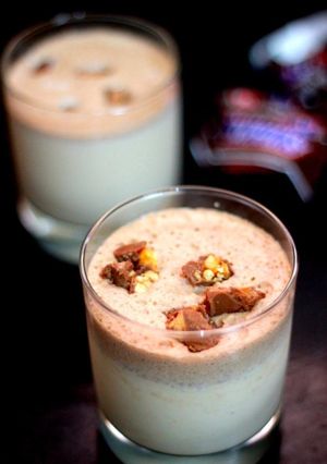 A picture of Snicker milkshake.