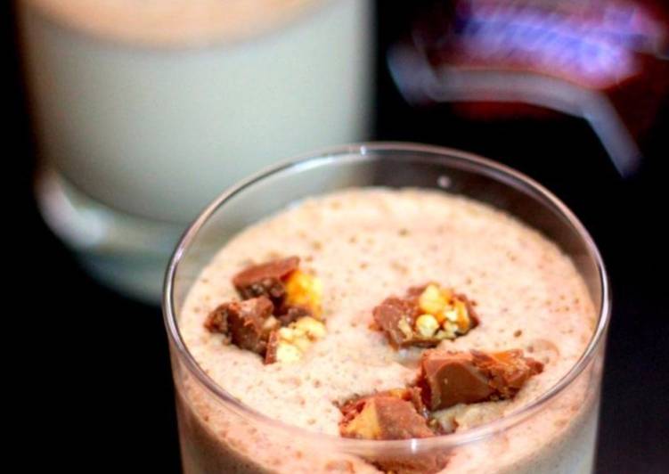 Simple Way to Prepare Speedy Snicker milkshake