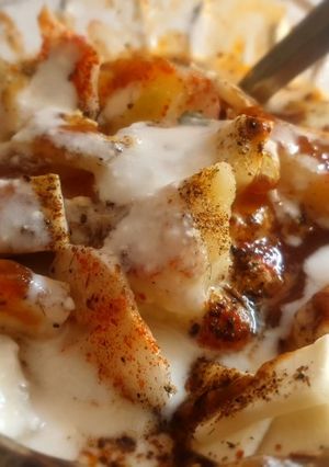 A picture of Dahi bhalle.