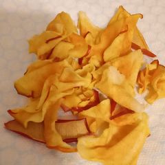 A picture of Dehydrated apple slices in the air fryer 😋👌.