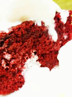 A picture of Red velvet cupcakes.