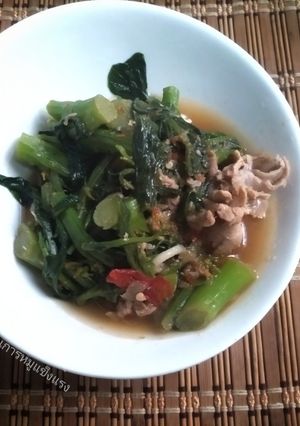 รูปของ แกงผักกาดจ้อนสันในหมูสไลด์