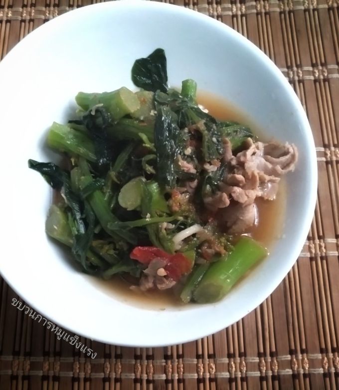 รูปของ แกงผักกาดจ้อนสันในหมูสไลด์