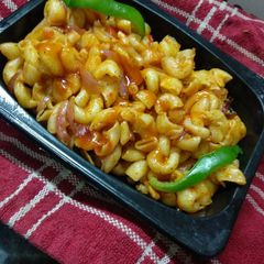 A picture of Spicy saucy macroni.