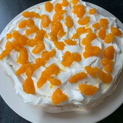 A picture of Easy pavlova.