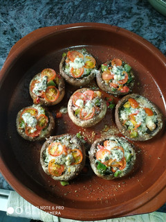 Una foto de Champiñones rellenos veraniegos