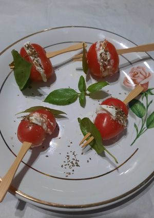 Una foto de Mini tomatitos rellenos