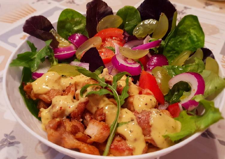 ensalada con aderezo de mostaza dulce