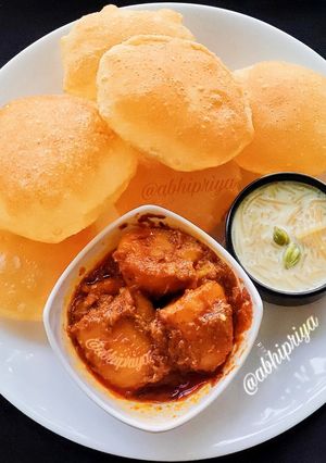 কাশ্মীরি আলুর দম (kashmiri aloor dum recipe in Bengali) রেসিপির প্রধান ছবি