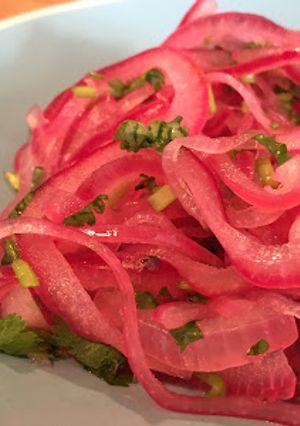 A picture of Cebollas Rojas Encurtidas (Ecuadorean Quick Pickled Red Onions).