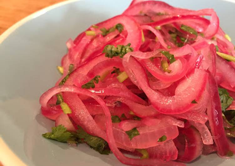 How to Prepare Homemade Cebollas Rojas Encurtidas (Ecuadorean Quick Pickled Red Onions)