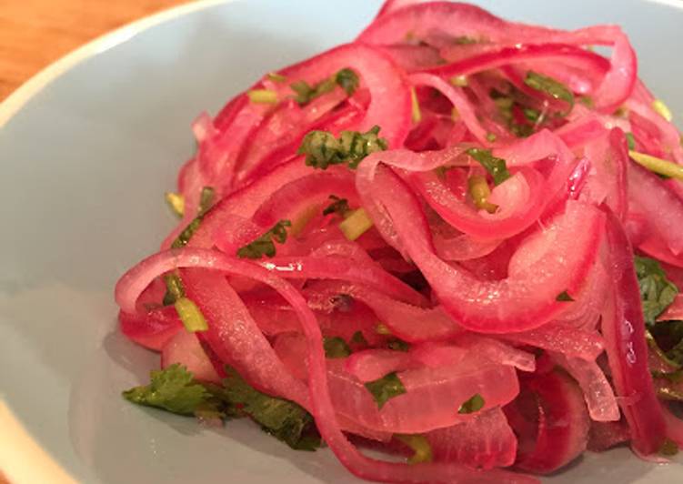 Steps to Make Homemade Cebollas Rojas Encurtidas (Ecuadorean Quick Pickled Red Onions)