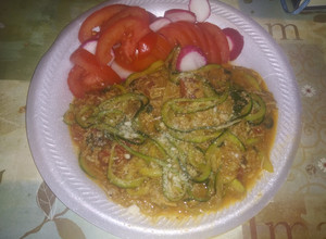 Una foto de Espaguetis de zucchini con tinga