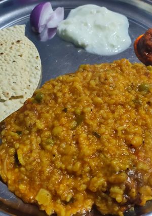 A picture of Vegetable Khichdi.