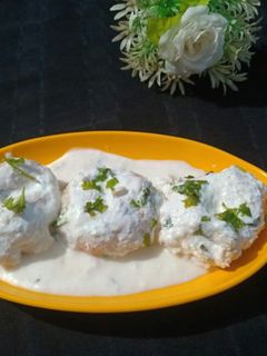 தயிர் வடை (Thayir Vadai Recipe in tamil) செய்முறை முக்கிய புகைப்படம்