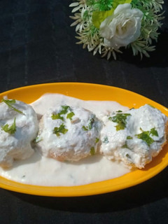 தயிர் வடை (Thayir Vadai Recipe in tamil) செய்முறை முக்கிய புகைப்படம்