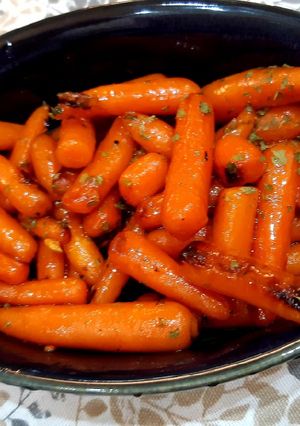Vajas fokhagymás mézes répa köret recept fotója