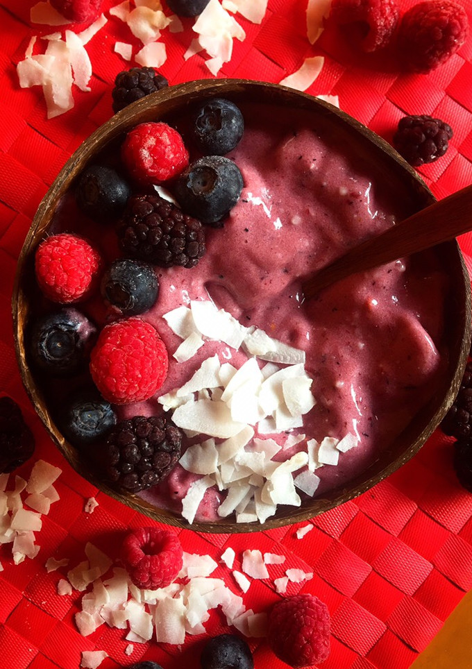 Una foto de Smoothie bowl de frutos rojos