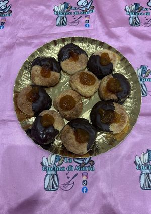 Foto di Biscotti con Cioccolato Fondente e Marmellata di Albicocche 😋