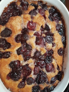 Una foto de Cobbler de cerezas