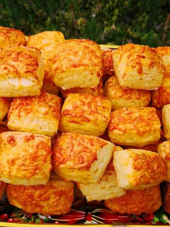 Túrós "kocka" pogácsa recept fotója
