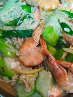 菇耳絲瓜炒鮮蝦（簡單煮） 的食譜成品照片