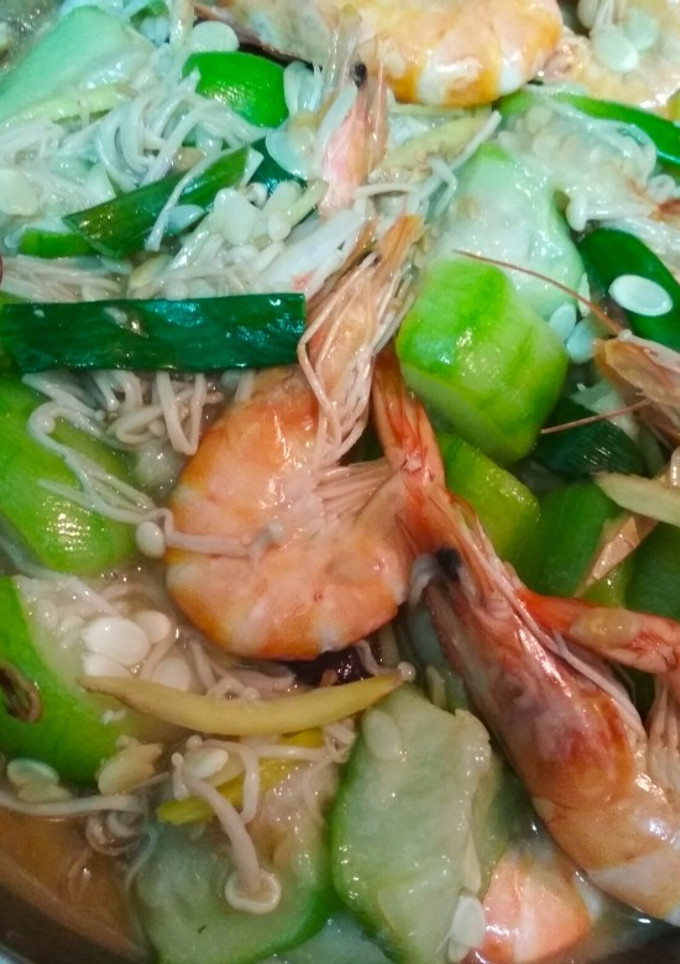 菇耳絲瓜炒鮮蝦（簡單煮） 的食譜成品照片