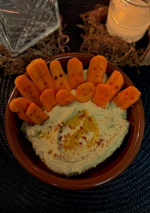 Foto principal de Hummus embrujado (Hummus con zanahoria) - Adviento Halloween