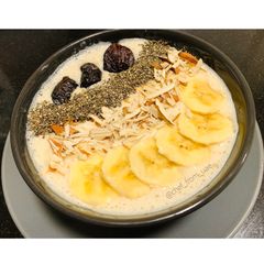 Banana Dates Smoothie Bowl A picture of Banana Dates Smoothie Bowl.